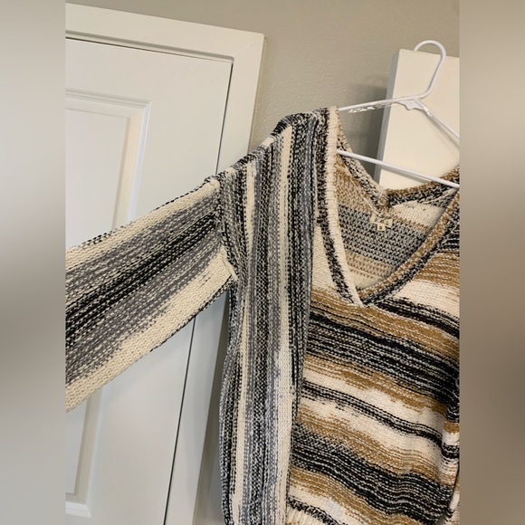 POL Abstract Stripe V-Neck Pullover Sweater NWOT 🌴 - Picture 4 of 11